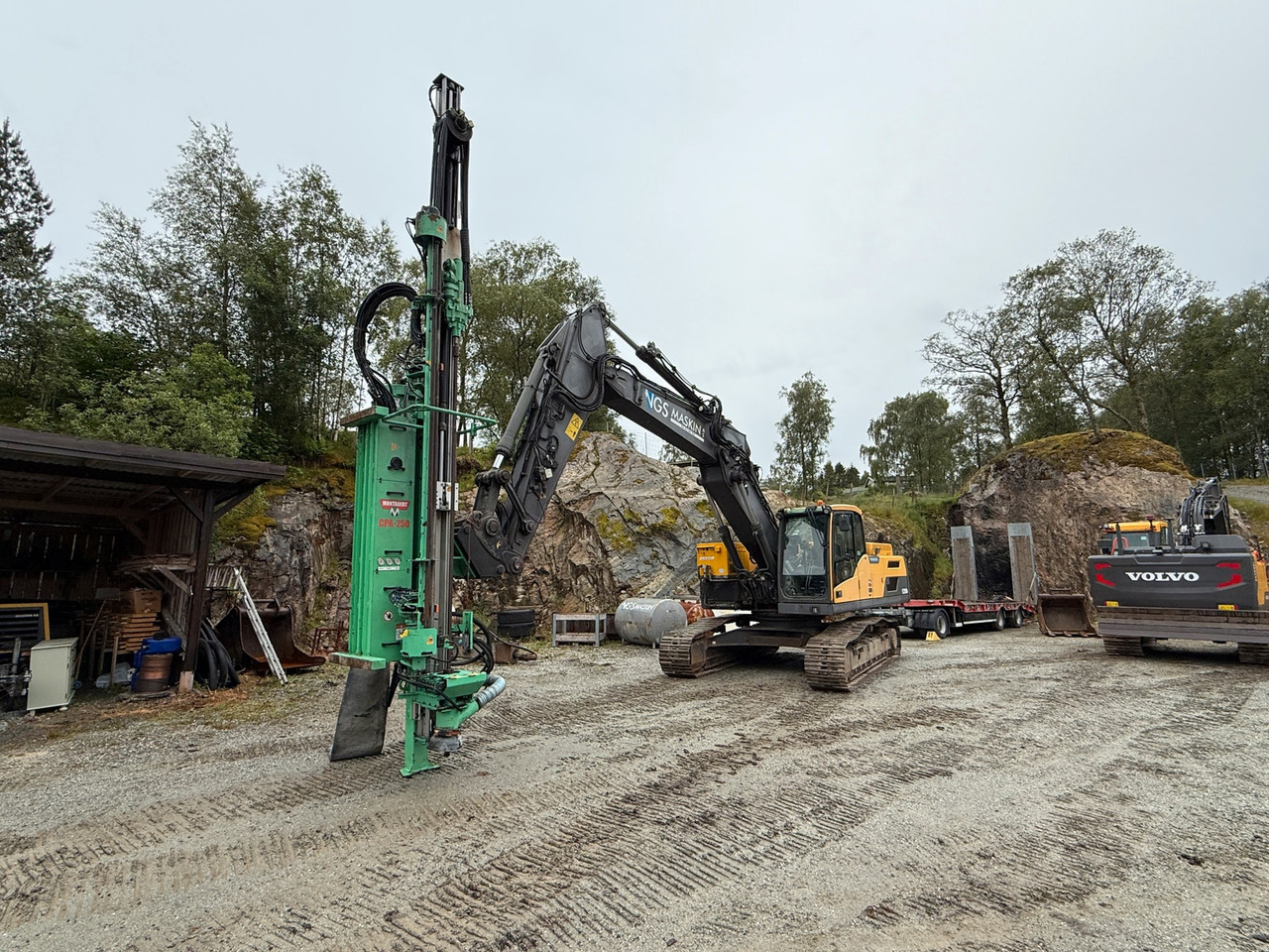 Volvo EC250DL med Montabert tårn - Excavadora de cadenas: foto 1 Volvo EC250DL med Montabert tårn - Excavadora de cadenas: foto 1