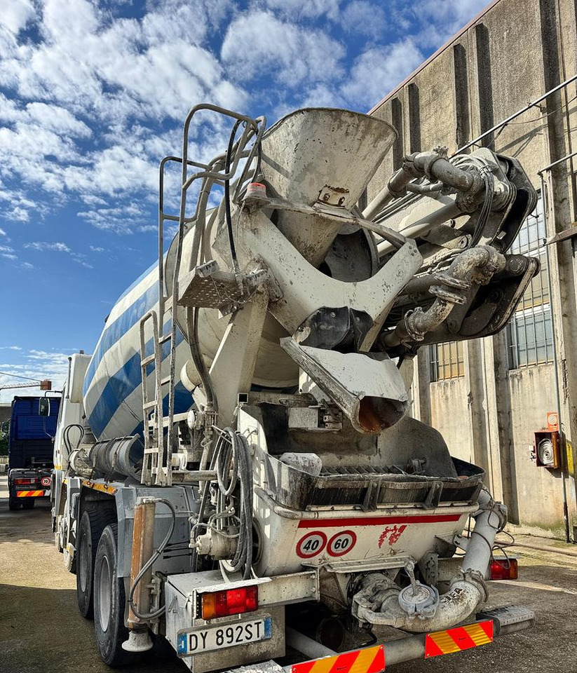Camión hormigonera con bomba Betonpompa 28MT CIFA ASTRA HD84.38: foto 16