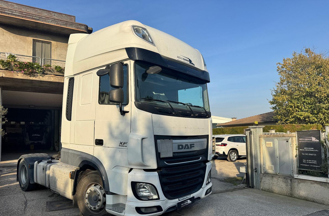 DAF XF 460 FT - 2017 - IMPIANTO RIBALTABILE - Cabeza tractora: foto 1 DAF XF 460 FT - 2017 - IMPIANTO RIBALTABILE - Cabeza tractora: foto 1