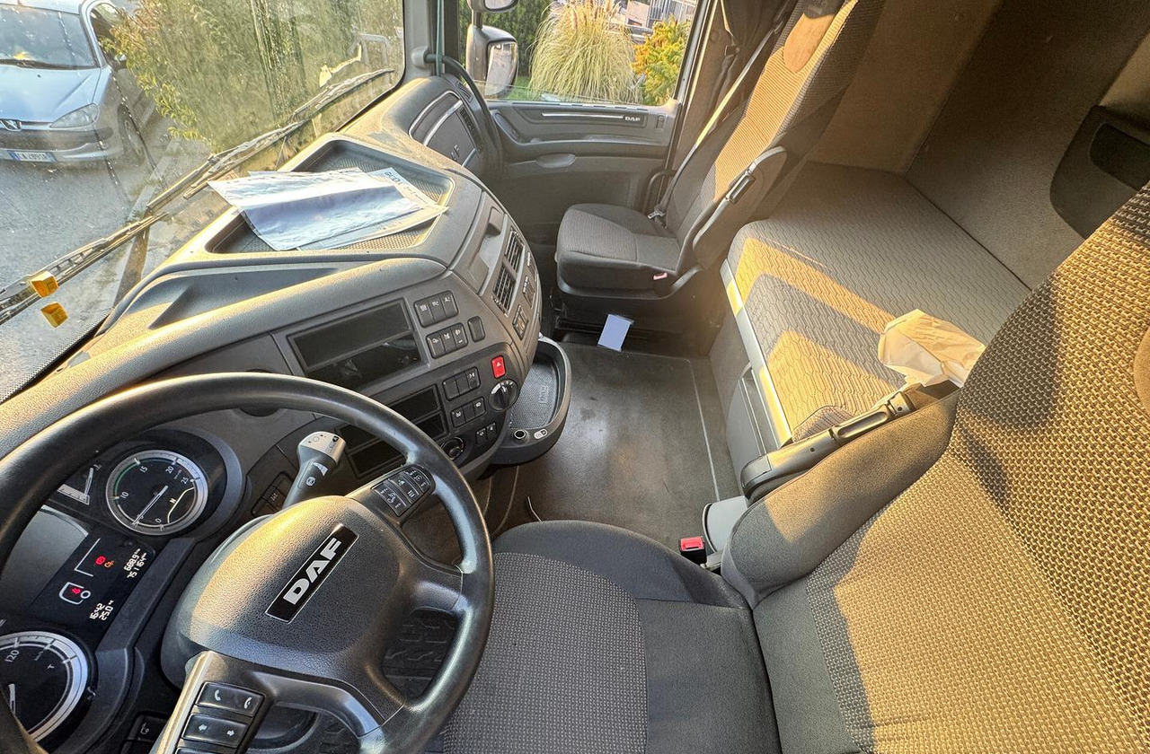 DAF XF 460 FT - 2017 - IMPIANTO RIBALTABILE - Cabeza tractora: foto 4 DAF XF 460 FT - 2017 - IMPIANTO RIBALTABILE - Cabeza tractora: foto 4