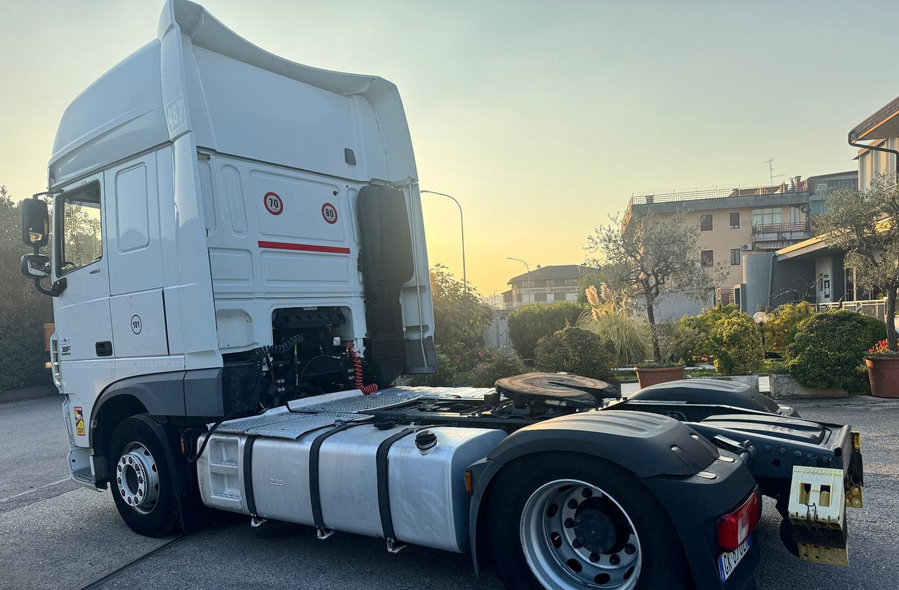DAF XF 460 FT - 2017 - IMPIANTO RIBALTABILE - Cabeza tractora: foto 2 DAF XF 460 FT - 2017 - IMPIANTO RIBALTABILE - Cabeza tractora: foto 2