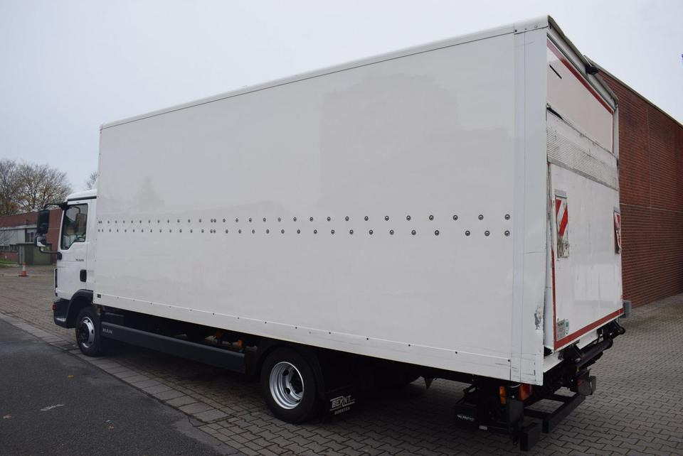 MAN TGL 8.220 Koffer LBW Klima EURO6 Luftfederung - Camión caja cerrada: foto 4 MAN TGL 8.220 Koffer LBW Klima EURO6 Luftfederung - Camión caja cerrada: foto 4