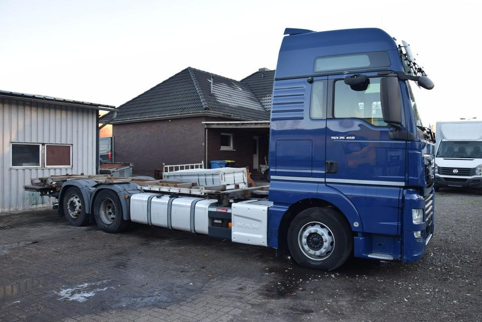 MAN TGX XXL 460 Retarder Standklima MOTORSCHADEN !!! - Camión portacontenedore/ Intercambiable: foto 5 MAN TGX XXL 460 Retarder Standklima MOTORSCHADEN !!! - Camión portacontenedore/ Intercambiable: foto 5