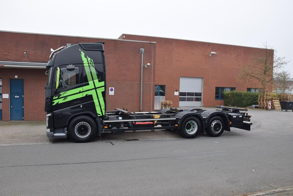 Volvo FH 460 Fahrschule 3-AchsRetarder ACC 4-Sitze - Camión portacontenedore/ Intercambiable: foto 3 Volvo FH 460 Fahrschule 3-AchsRetarder ACC 4-Sitze - Camión portacontenedore/ Intercambiable: foto 3