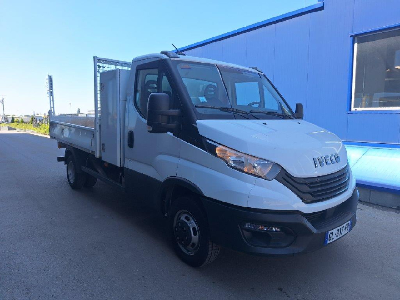 IVECO Daily 35C16 tipper - Furgoneta basculante: foto 2 IVECO Daily 35C16 tipper - Furgoneta basculante: foto 2