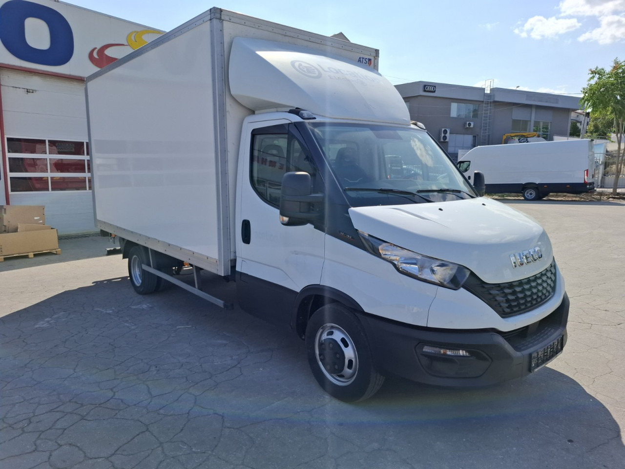IVECO Daily 35C16H3.0 box/lift - Furgoneta caja cerrada: foto 1 IVECO Daily 35C16H3.0 box/lift - Furgoneta caja cerrada: foto 1