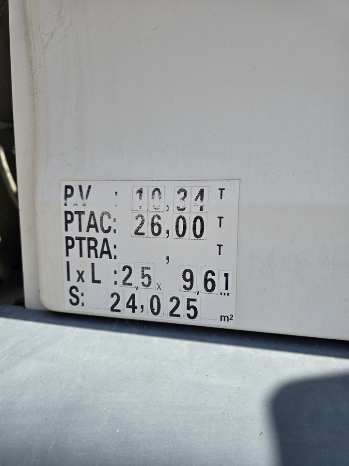 MAN TGA 26-320 - Camión cisterna: foto 2 MAN TGA 26-320 - Camión cisterna: foto 2