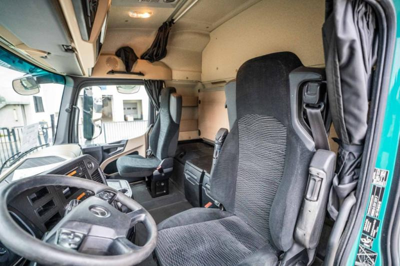 Foto del interior 1: Arrendamiento de Mercedes ACTROS 1845 LS Mercedes ACTROS 1845 LS Foto del interior 1: Arrendamiento de Mercedes ACTROS 1845 LS Mercedes ACTROS 1845 LS