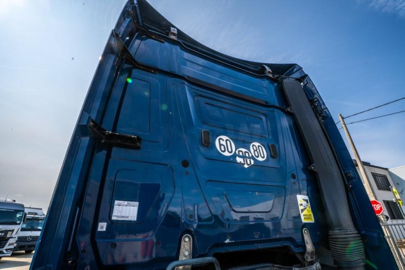 Cabeza tractora Mercedes ACTROS 1846 LS: foto 8