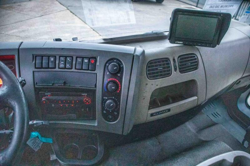 Camión caja cerrada Renault PREMIUM 380 DXI-6x2: foto 6 Camión caja cerrada Renault PREMIUM 380 DXI-6x2: foto 6