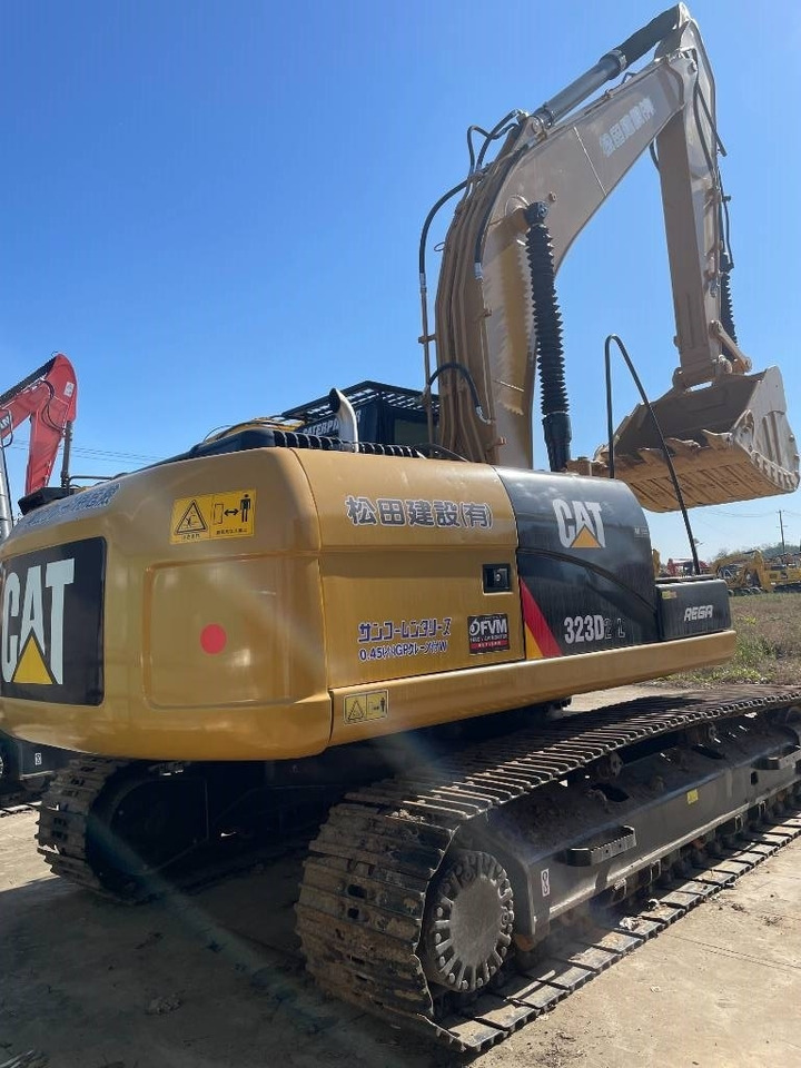 CAT 323D2 - Excavadora de cadenas: foto 4 CAT 323D2 - Excavadora de cadenas: foto 4