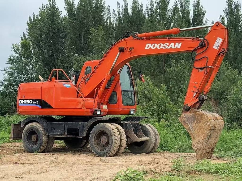 Doosan DH 150 W-7 - Excavadora de ruedas: foto 1 Doosan DH 150 W-7 - Excavadora de ruedas: foto 1