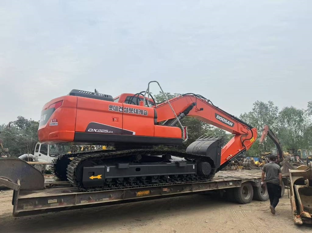 Doosan DX 225 LCA - Excavadora de cadenas: foto 5 Doosan DX 225 LCA - Excavadora de cadenas: foto 5