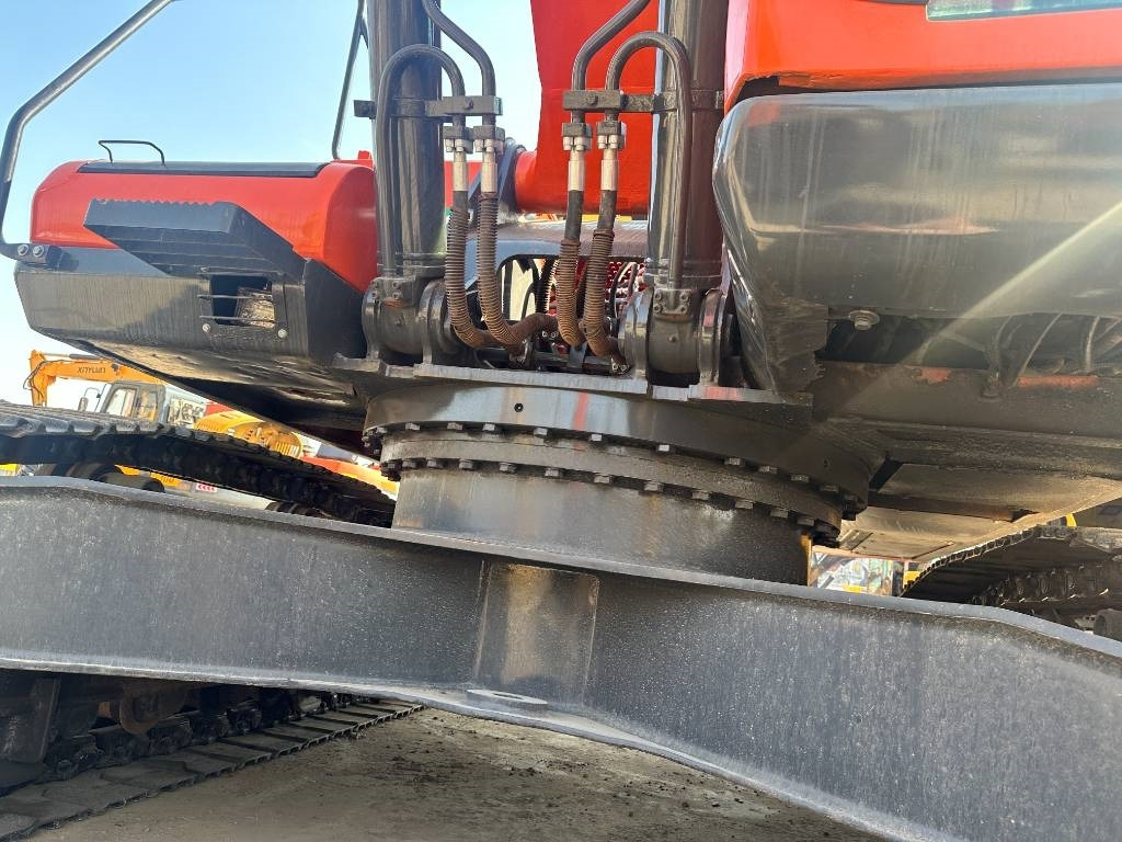 Excavadora de cadenas Doosan DX 300: foto 6