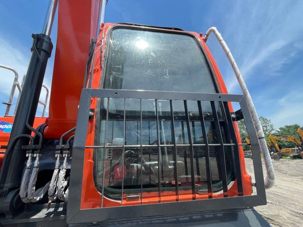Doosan DX 300 LC - Excavadora de cadenas: foto 2 Doosan DX 300 LC - Excavadora de cadenas: foto 2