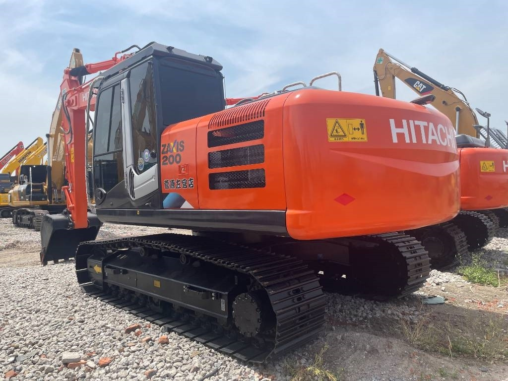 Hitachi ZX 200 - Excavadora de cadenas: foto 1 Hitachi ZX 200 - Excavadora de cadenas: foto 1
