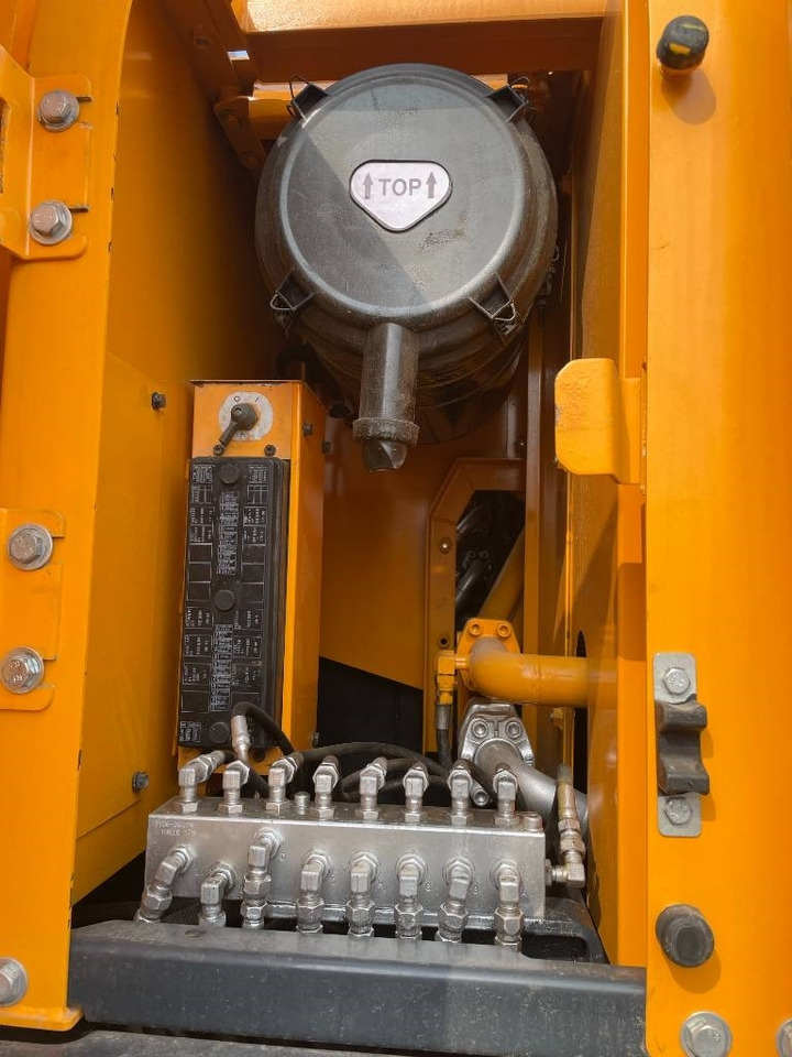 Hyundai 225LC-9S  - Excavadora de cadenas: foto 4 Hyundai 225LC-9S  - Excavadora de cadenas: foto 4