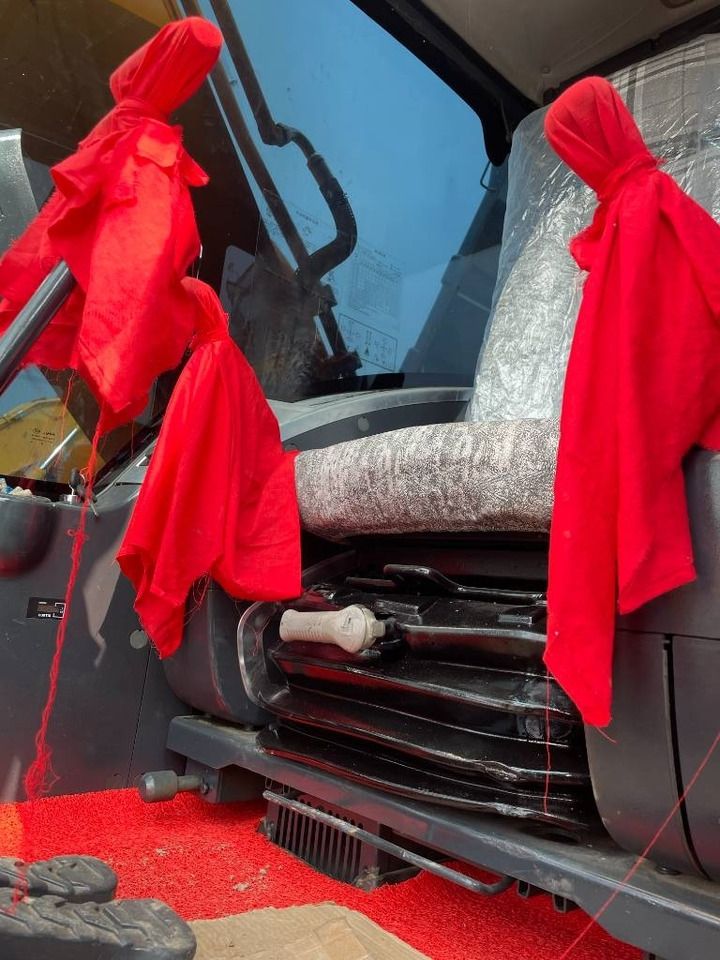 Hyundai 225LC-9S - Excavadora de cadenas: foto 4 Hyundai 225LC-9S - Excavadora de cadenas: foto 4