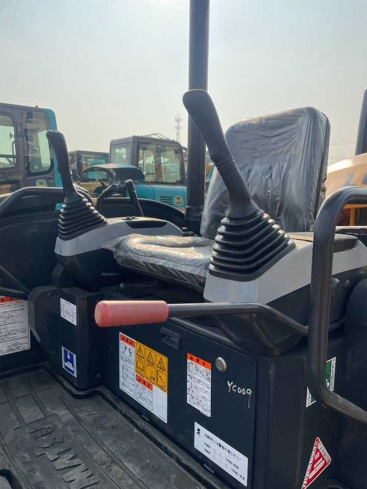 Komatsu PC 35 - Miniexcavadora: foto 4 Komatsu PC 35 - Miniexcavadora: foto 4