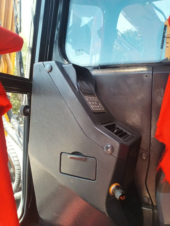 Sany 60c - Excavadora de cadenas: foto 4 Sany 60c - Excavadora de cadenas: foto 4