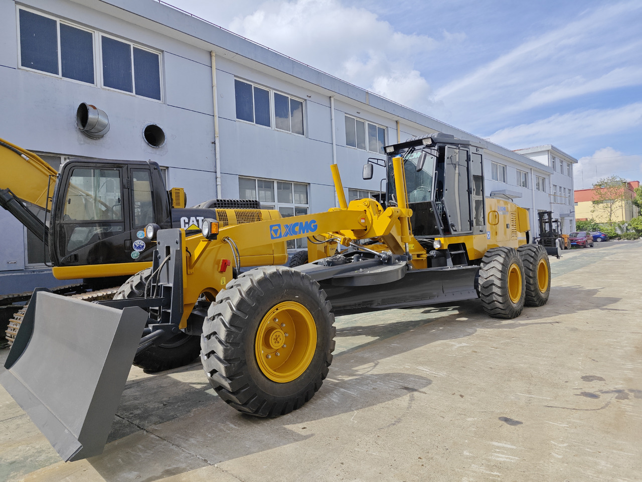 XCMG GR215 used motor grader - Grader: foto 1 XCMG GR215 used motor grader - Grader: foto 1