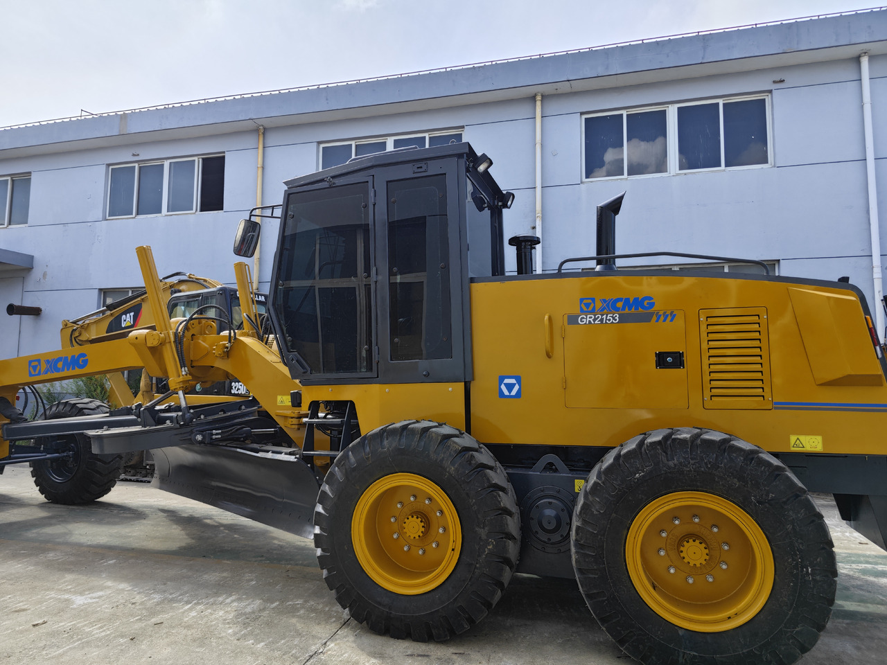 XCMG GR215 used motor grader - Grader: foto 3 XCMG GR215 used motor grader - Grader: foto 3