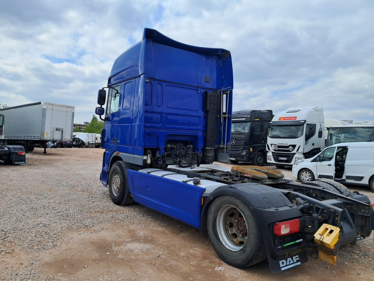 DAF XF CIĄGNIK SIODŁOWY - Cabeza tractora: foto 4 DAF XF CIĄGNIK SIODŁOWY - Cabeza tractora: foto 4