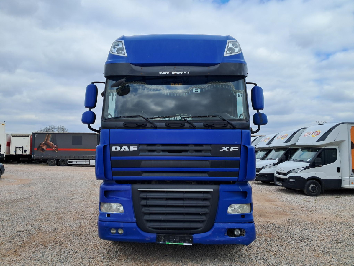 DAF XF CIĄGNIK SIODŁOWY - Cabeza tractora: foto 2 DAF XF CIĄGNIK SIODŁOWY - Cabeza tractora: foto 2