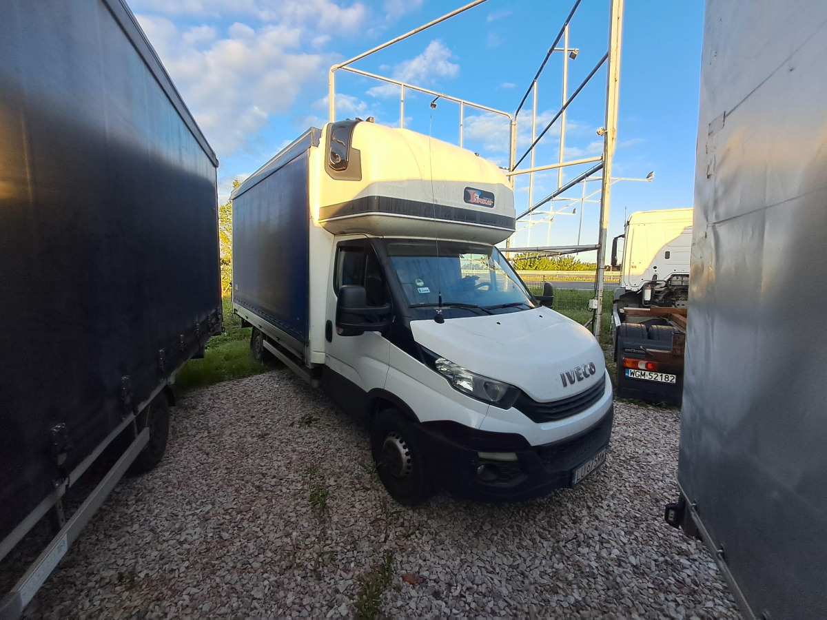 IVECO 35S18 PLANDEKA - Furgoneta con lona: foto 1 IVECO 35S18 PLANDEKA - Furgoneta con lona: foto 1