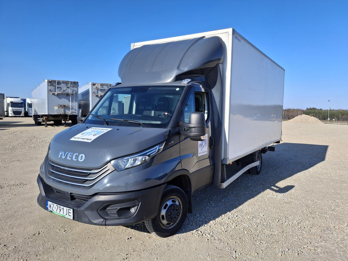 IVECO DAILY 50C18 KONTENER Z WINDĄ - Camión caja cerrada: foto 2 IVECO DAILY 50C18 KONTENER Z WINDĄ - Camión caja cerrada: foto 2