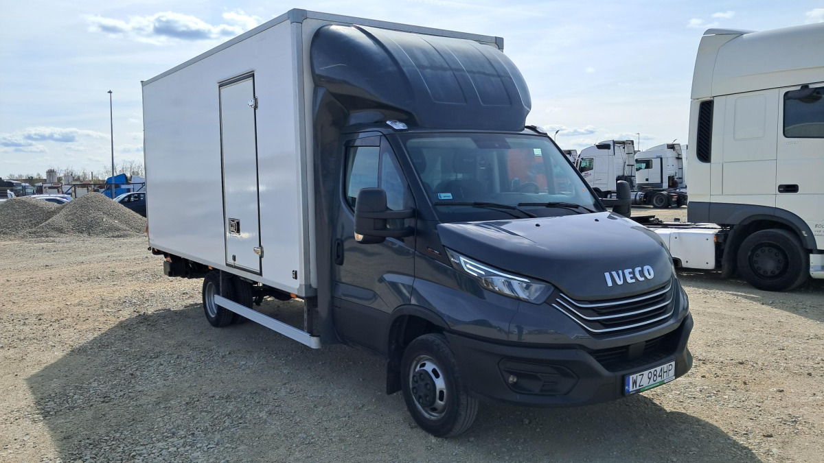 IVECO DAILY 50C18 KONTENER Z WINDĄ - Furgoneta caja cerrada: foto 1 IVECO DAILY 50C18 KONTENER Z WINDĄ - Furgoneta caja cerrada: foto 1