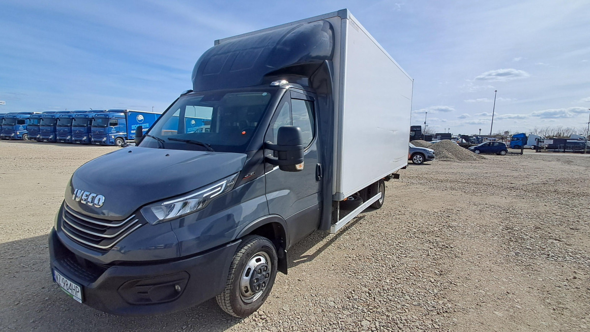 IVECO DAILY 50C18 KONTENER Z WINDĄ - Furgoneta caja cerrada: foto 3 IVECO DAILY 50C18 KONTENER Z WINDĄ - Furgoneta caja cerrada: foto 3