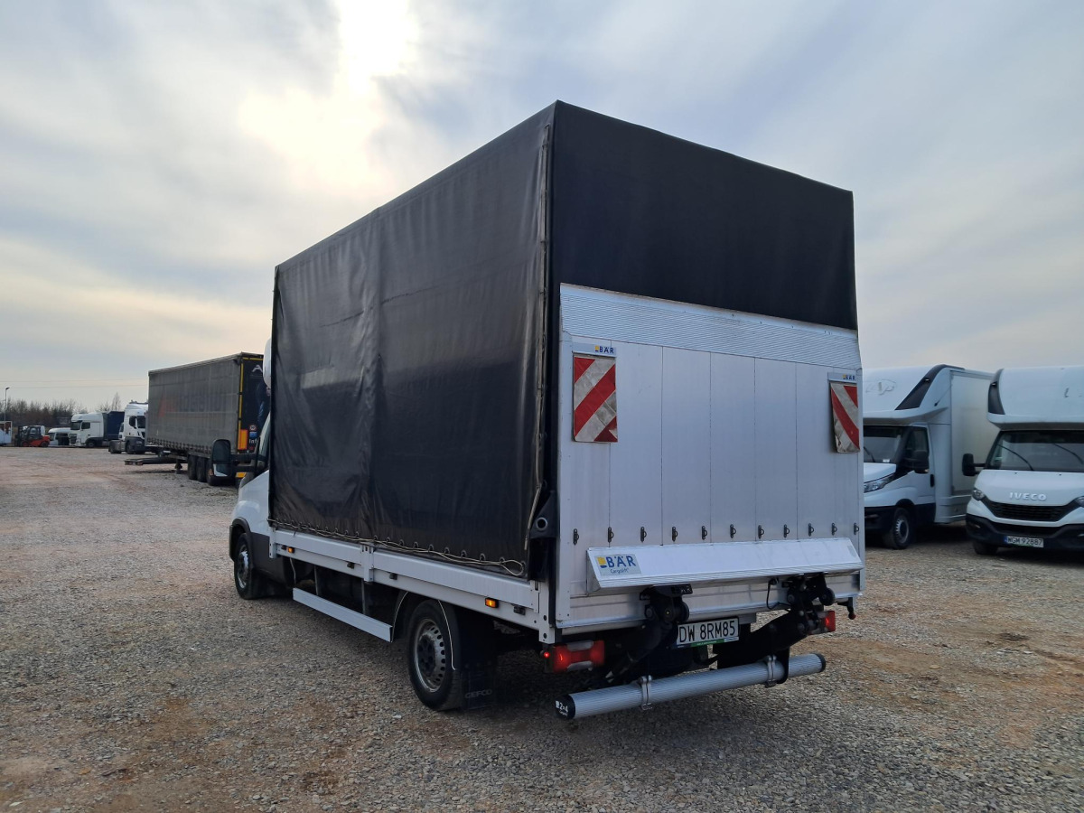 IVECO PLANDEKA Z WINDĄ - Furgoneta con lona: foto 4 IVECO PLANDEKA Z WINDĄ - Furgoneta con lona: foto 4