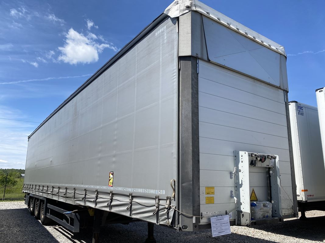SCHMITZ CARGOBULL SCB S3T FIRANA - Remolque con toldo: foto 1 SCHMITZ CARGOBULL SCB S3T FIRANA - Remolque con toldo: foto 1