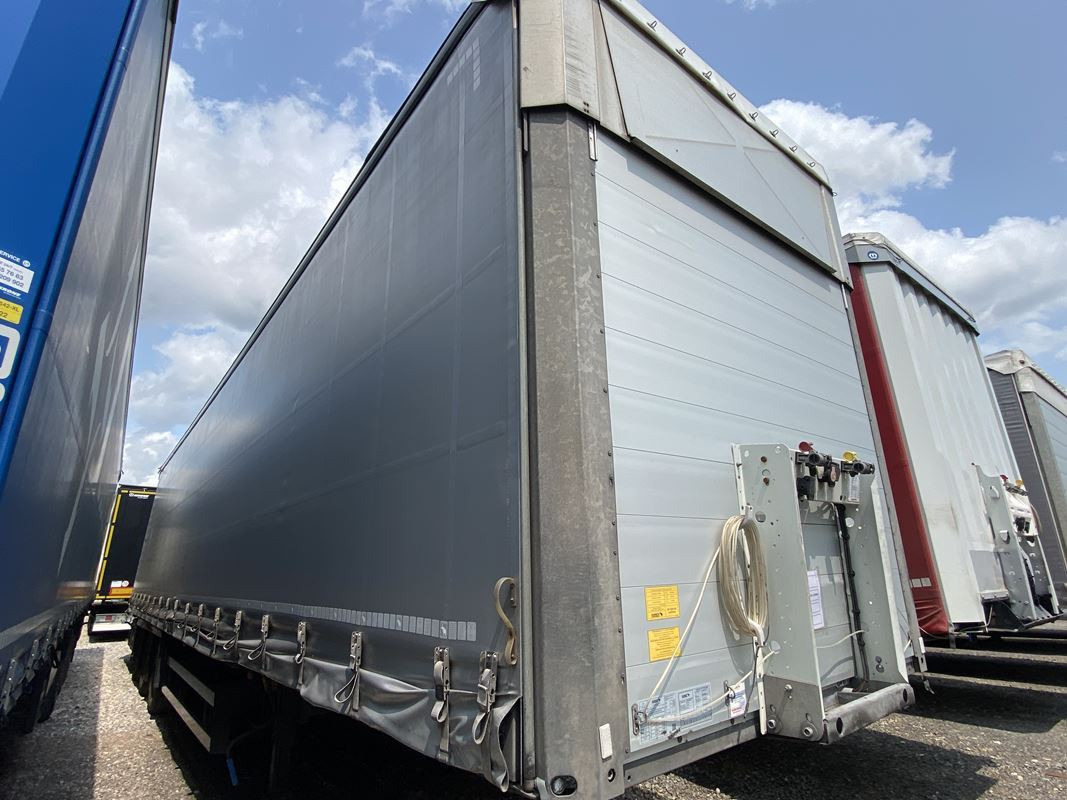 SCHMITZ CARGOBULL SCB S3T FIRANA - Remolque con toldo: foto 4 SCHMITZ CARGOBULL SCB S3T FIRANA - Remolque con toldo: foto 4