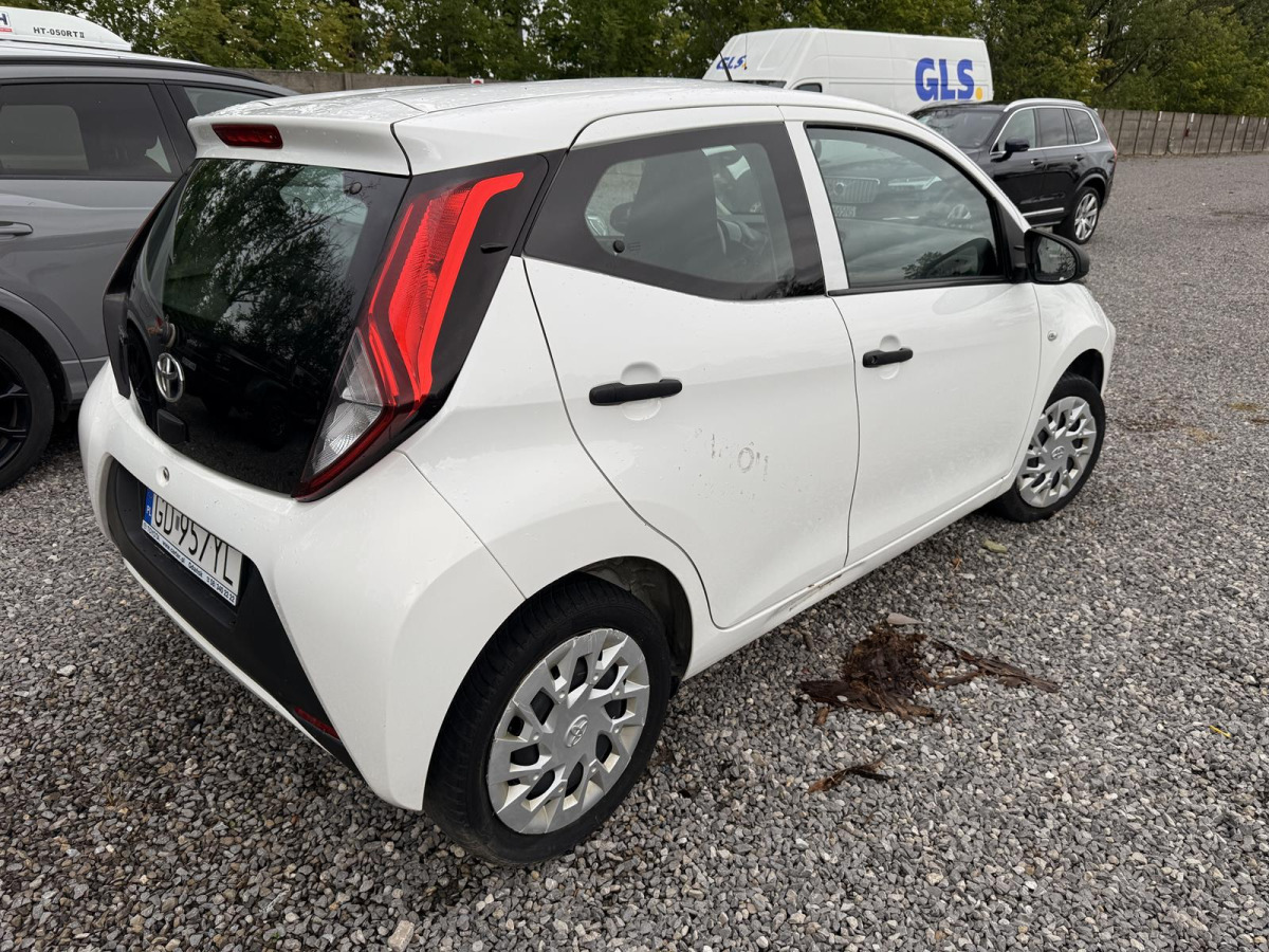 TOYOTA AYGO VVT-I 5H/B MT5 HATCHBACK - BRAK KLUCZYKÓW - Hatchback: foto 4 TOYOTA AYGO VVT-I 5H/B MT5 HATCHBACK - BRAK KLUCZYKÓW - Hatchback: foto 4