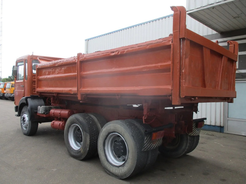 MAN 26.321 6x4 , 3 way tipper , ZF Manual , Spring suspension - Camión volquete: foto 5 MAN 26.321 6x4 , 3 way tipper , ZF Manual , Spring suspension - Camión volquete: foto 5