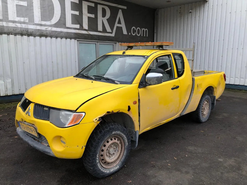 Mitsubishi L200 , 4x4 , 2.5 Di-D , Club cab - Coche: foto 1 Mitsubishi L200 , 4x4 , 2.5 Di-D , Club cab - Coche: foto 1