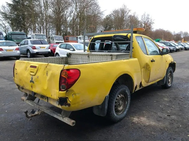 Mitsubishi L200 , 4x4 , 2.5 Di-D , Club cab - Coche: foto 3 Mitsubishi L200 , 4x4 , 2.5 Di-D , Club cab - Coche: foto 3