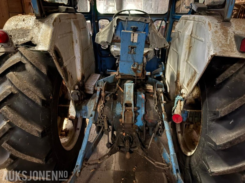 1975 FORD 4000 MED FRONTLASTER - Tractor: foto 4 1975 FORD 4000 MED FRONTLASTER - Tractor: foto 4