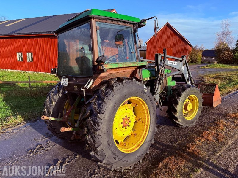 1983 John Deere 2040 SYNCHRON 9527 timer m/ Frontlasterskuffe - Tractor: foto 3 1983 John Deere 2040 SYNCHRON 9527 timer m/ Frontlasterskuffe - Tractor: foto 3