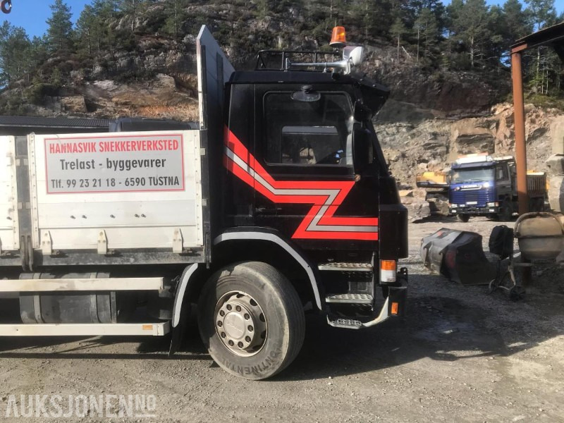 1994 Scania P-93 M - Planbil med bakmontert kran - Palfinger PK 7501 - Camión grúa: foto 2 1994 Scania P-93 M - Planbil med bakmontert kran - Palfinger PK 7501 - Camión grúa: foto 2