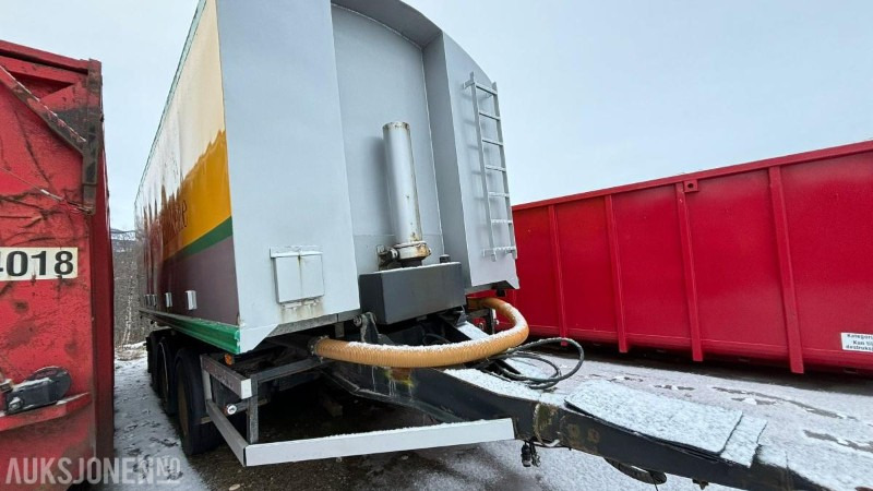 1996 ATKA RSP 24 trippelkjerre med Hillevåg tipp bulktank 6 kammers - Remolque cisterna: foto 2 1996 ATKA RSP 24 trippelkjerre med Hillevåg tipp bulktank 6 kammers - Remolque cisterna: foto 2