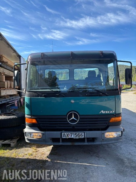 1998 Mercedes-Benz Atego 815/36 - Camión caja abierta: foto 2 1998 Mercedes-Benz Atego 815/36 - Camión caja abierta: foto 2