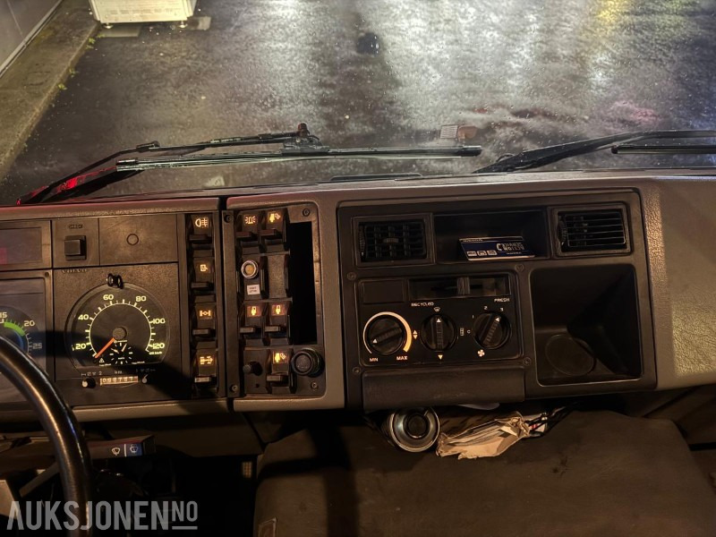Camión grúa 2000 Volvo FL611 med kran og plan KUN 98.766km EU OK TIL 09.12.2026: foto 16