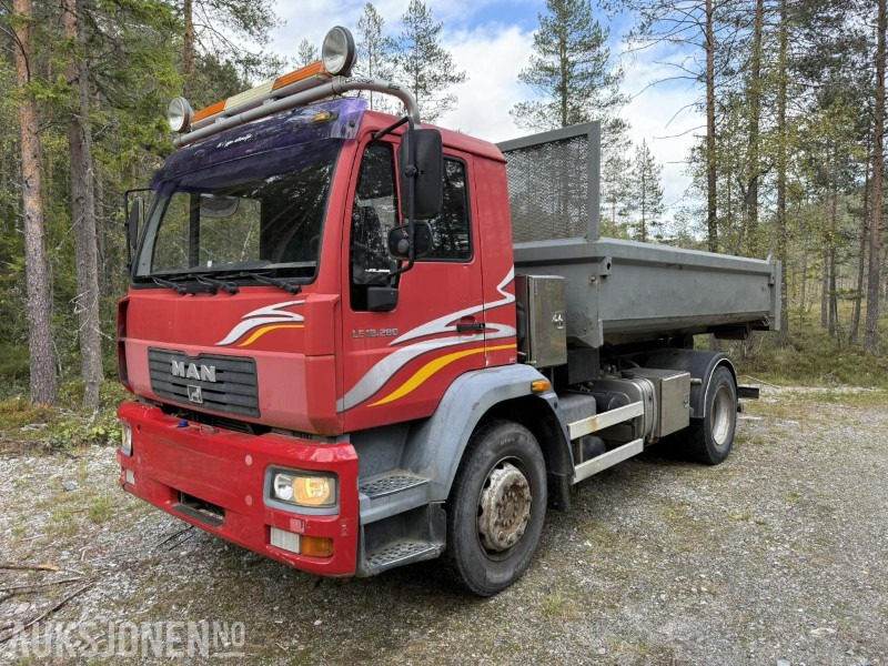 2003 MAN 18.285 4x2 Multilift Krokløft og dumperkasse - Camión multibasculante: foto 1 2003 MAN 18.285 4x2 Multilift Krokløft og dumperkasse - Camión multibasculante: foto 1