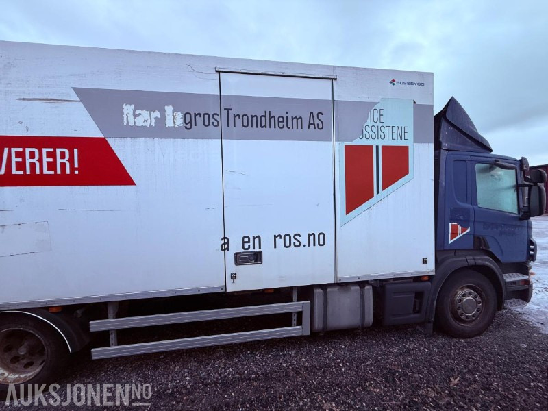 2005 Scania P270 Skapbil - 4X2 200000 km - EURO 3 200015 km m/ Kjølesystem - Camión caja cerrada: foto 4 2005 Scania P270 Skapbil - 4X2 200000 km - EURO 3 200015 km m/ Kjølesystem - Camión caja cerrada: foto 4