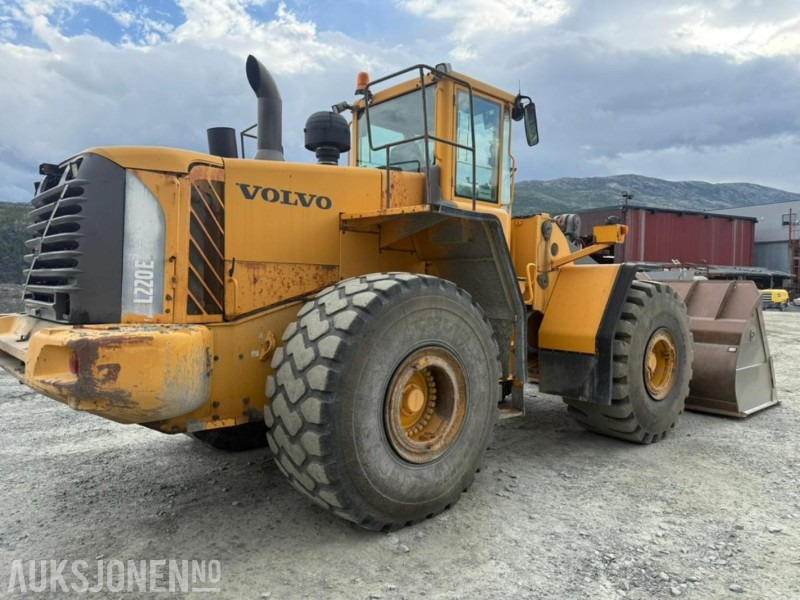2005 Volvo L220E HJULLASTER - 15364 Timer - Cargadora de ruedas: foto 1 2005 Volvo L220E HJULLASTER - 15364 Timer - Cargadora de ruedas: foto 1