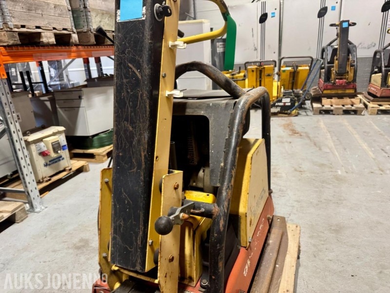Equipo de construcción 2007 Dynapac LG500 Vibroplate: foto 7