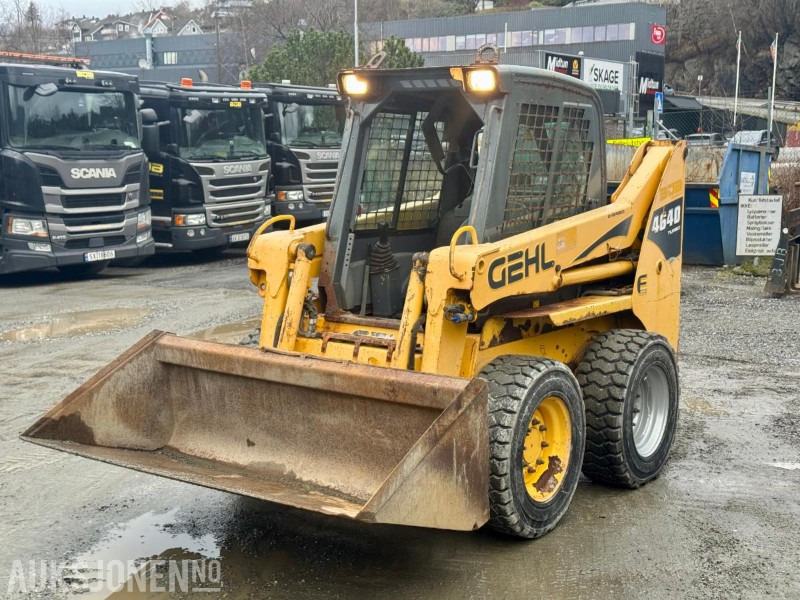 2007 Gehl 4640 Kompaktlaster - Skuffe - Gafler - Kost - Timer: 1089 - Minicargadora: foto 2 2007 Gehl 4640 Kompaktlaster - Skuffe - Gafler - Kost - Timer: 1089 - Minicargadora: foto 2